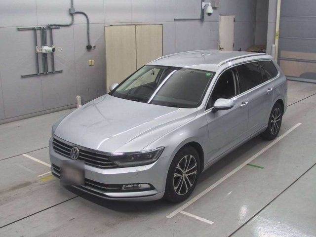 VOLKSWAGEN PASSAT VARIANT 2015
