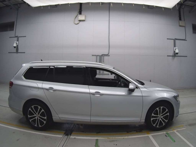 VOLKSWAGEN PASSAT VARIANT 2015