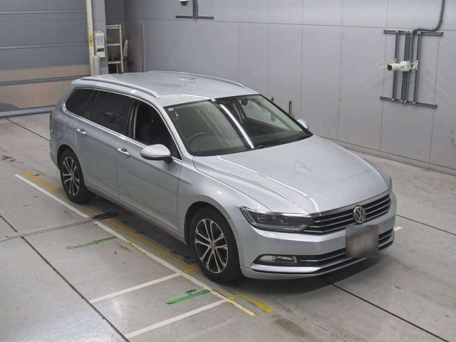 VOLKSWAGEN PASSAT VARIANT 2015