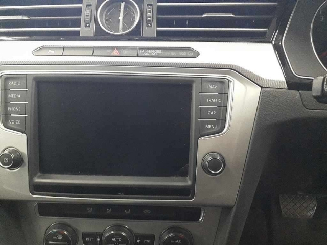 VOLKSWAGEN PASSAT VARIANT 2015