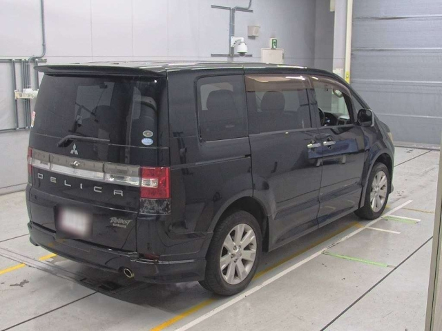 MITSUBISHI DELICA D5 2010