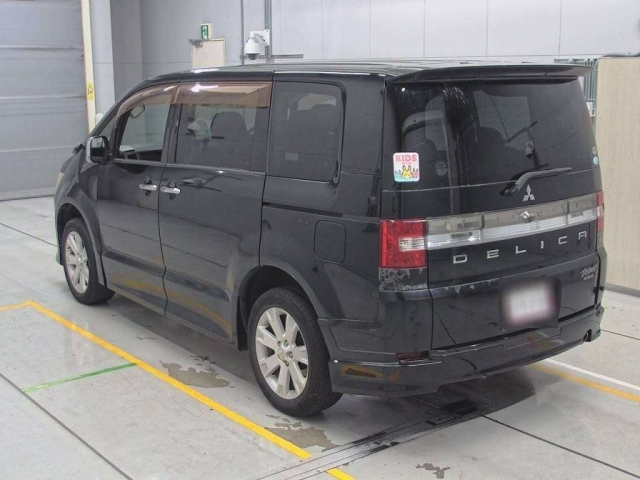 MITSUBISHI DELICA D5 2010