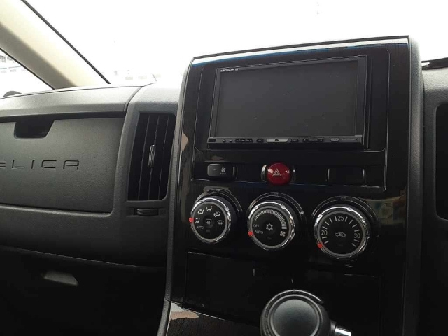 MITSUBISHI DELICA D5 2010