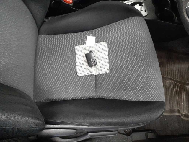TOYOTA VITZ 2013