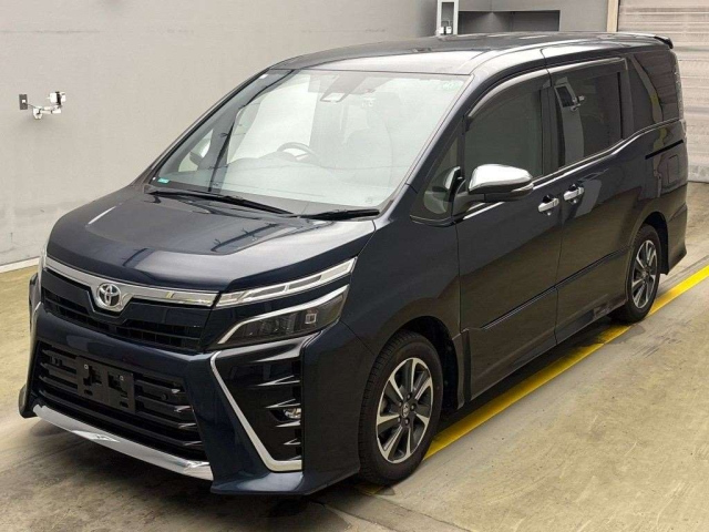TOYOTA VOXY 2020