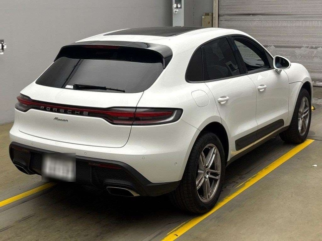 PORSCHE MACAN 2024