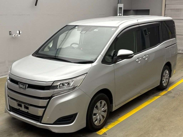 TOYOTA NOAH 2020