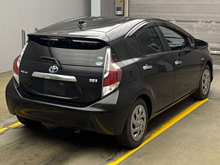 TOYOTA AQUA 2016