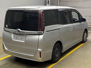 TOYOTA NOAH 2020