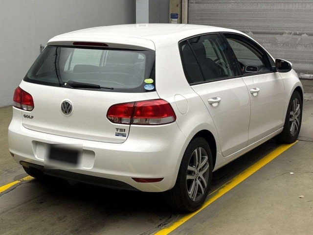 VOLKSWAGEN GOLF 2010