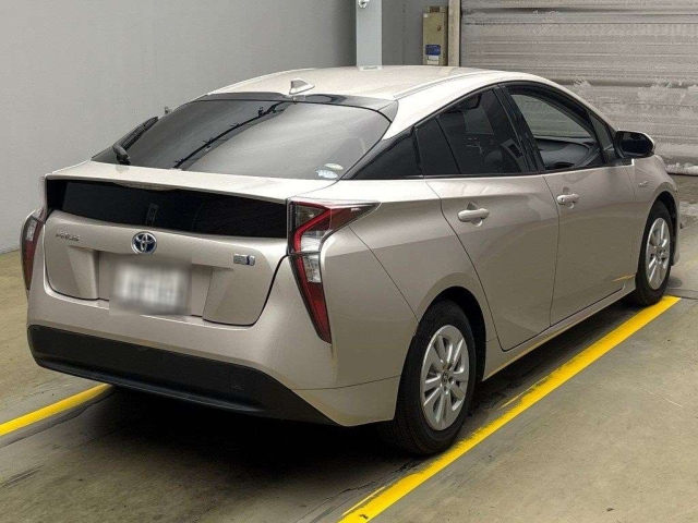TOYOTA PRIUS 2015