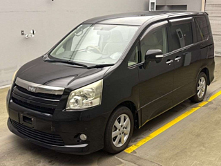 TOYOTA NOAH 2009