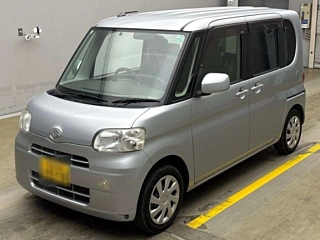 DAIHATSU TANTO 2011