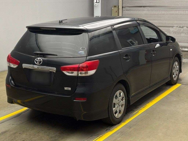 TOYOTA WISH 2011