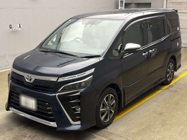 TOYOTA VOXY 2021
