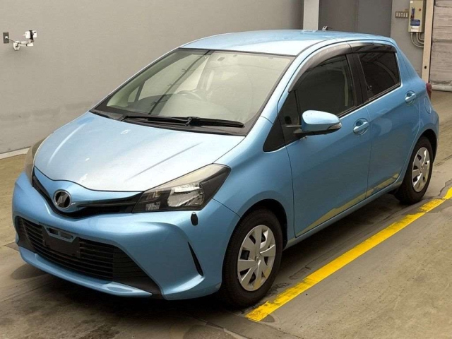 TOYOTA VITZ 2015