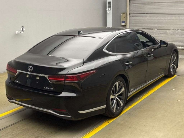 LEXUS LS 2022