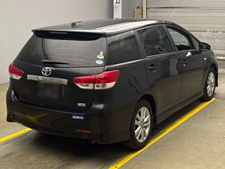 TOYOTA WISH 2010