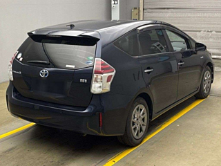 TOYOTA PRIUS ALPHA 2016