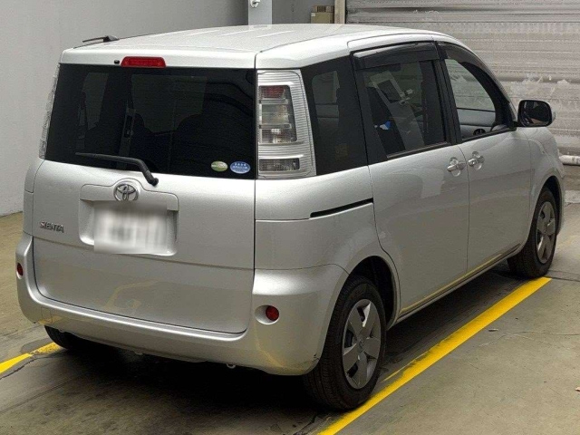 TOYOTA SIENTA 2011