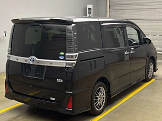 TOYOTA VOXY 2021