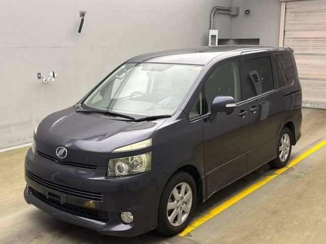 TOYOTA VOXY 2008