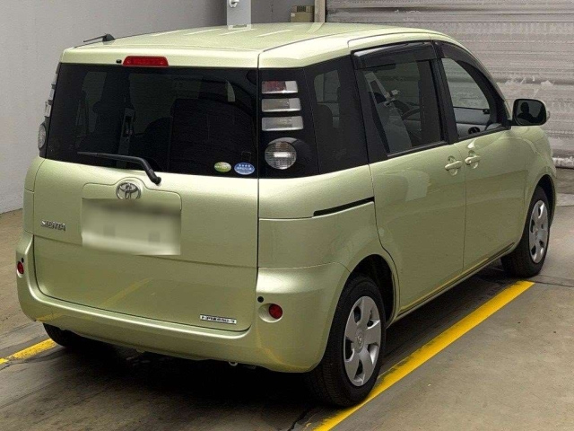 TOYOTA SIENTA 2010
