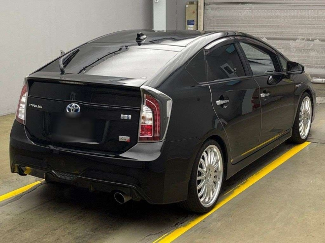 TOYOTA PRIUS 2012