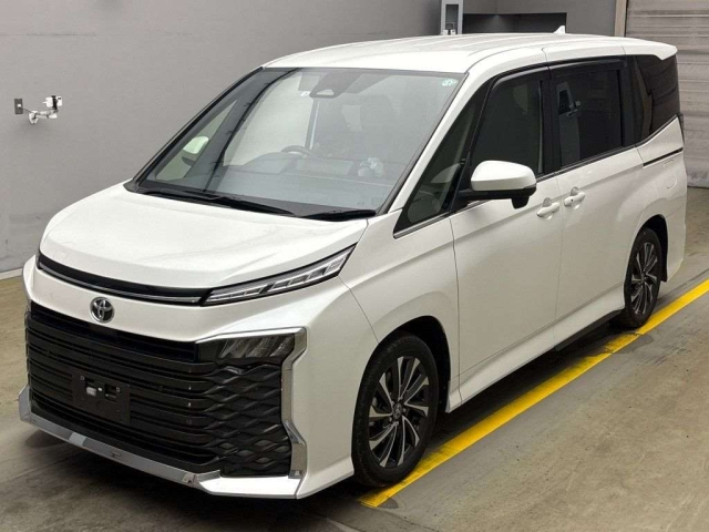 TOYOTA VOXY 2022