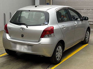 TOYOTA VITZ 2010