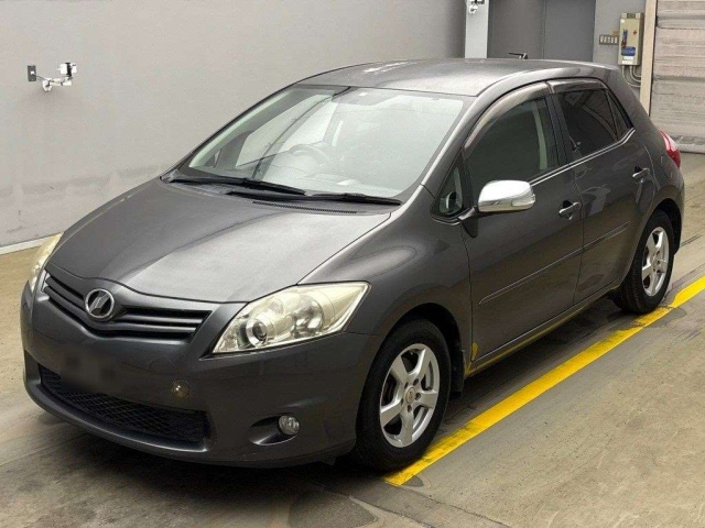 TOYOTA AURIS 2010