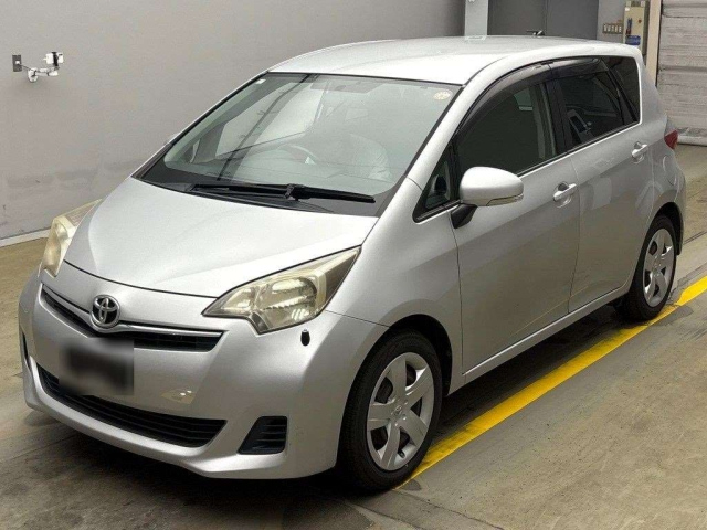 TOYOTA RACTIS 2011
