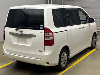 TOYOTA NOAH 2012