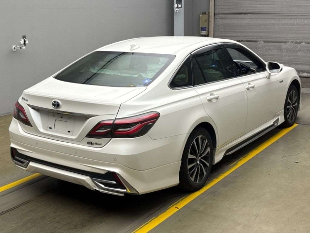 TOYOTA CROWN 2018