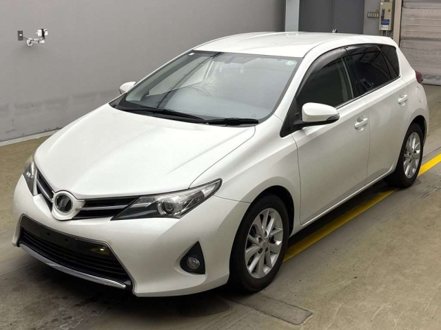 TOYOTA AURIS 2014
