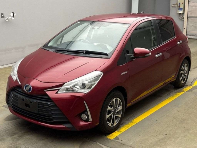 TOYOTA VITZ 2019