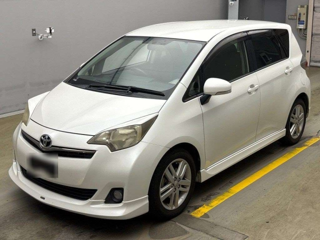 TOYOTA RACTIS 2011