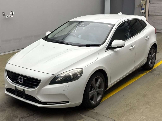 VOLVO V40 2013