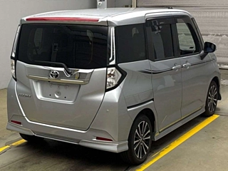 TOYOTA ROOMY 2021