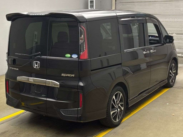 HONDA STEP WAGON 2015