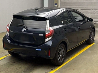 TOYOTA AQUA 2017