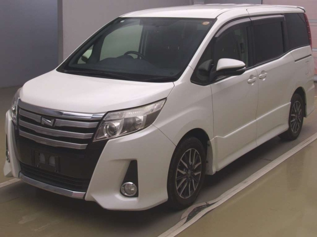 TOYOTA NOAH 2014