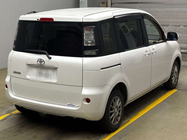 TOYOTA SIENTA 2011