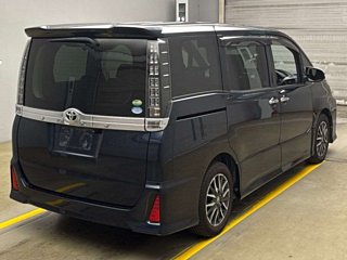TOYOTA VOXY 2015
