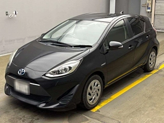 TOYOTA AQUA 2017
