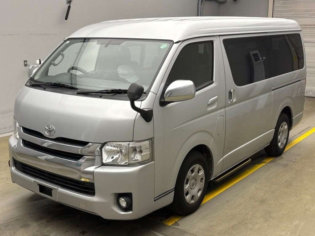 TOYOTA HIACE 2016