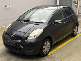 TOYOTA VITZ 2010
