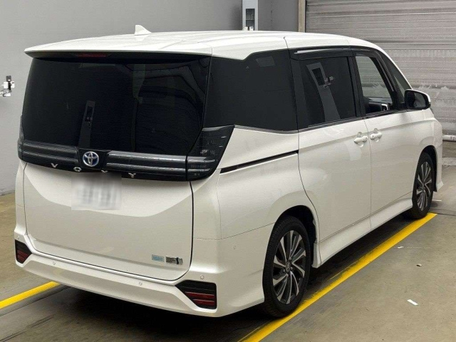 TOYOTA VOXY 2023