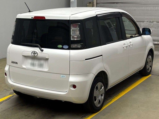 TOYOTA SIENTA 2013