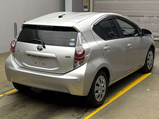 TOYOTA AQUA 2012
